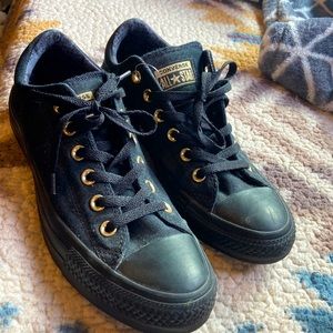 Never worn converse All star size 9